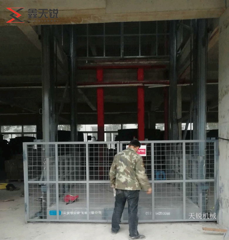 雅安10吨液压货梯交付使用